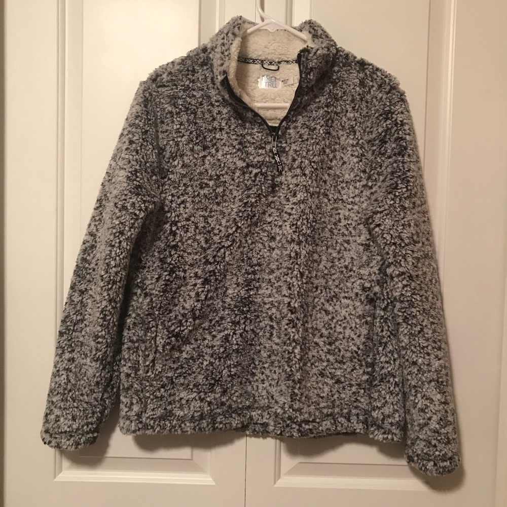 NEVER WORN Pullover, half zip, fuzzy sweatshirt